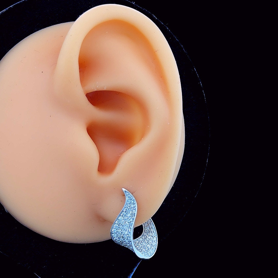 Flame Pavé Stud Earrings - Gold-Plated (Vermeil) Lab-Grown Diamonds | VE232298