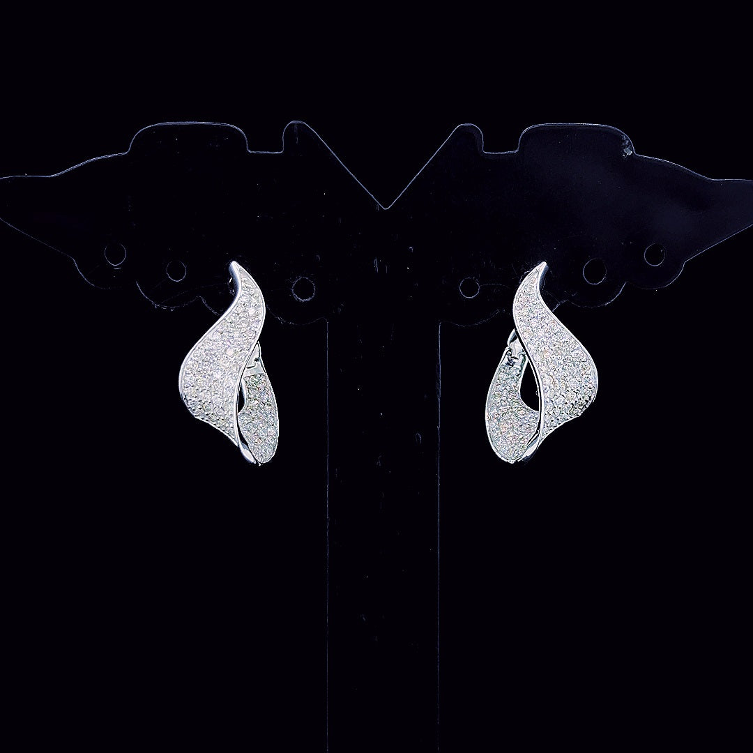 Flame Pavé Stud Earrings - Gold-Plated (Vermeil) Lab-Grown Diamonds | VE232298