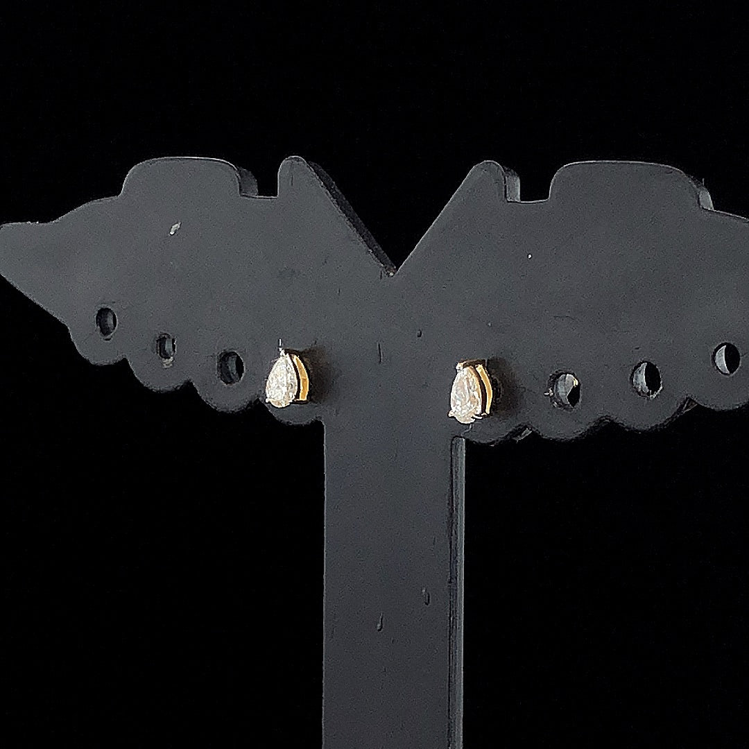 Pear-Shaped Pavé Stud Earrings - Gold-Plated (Vermeil) Lab-Grown Diamonds | VE250250